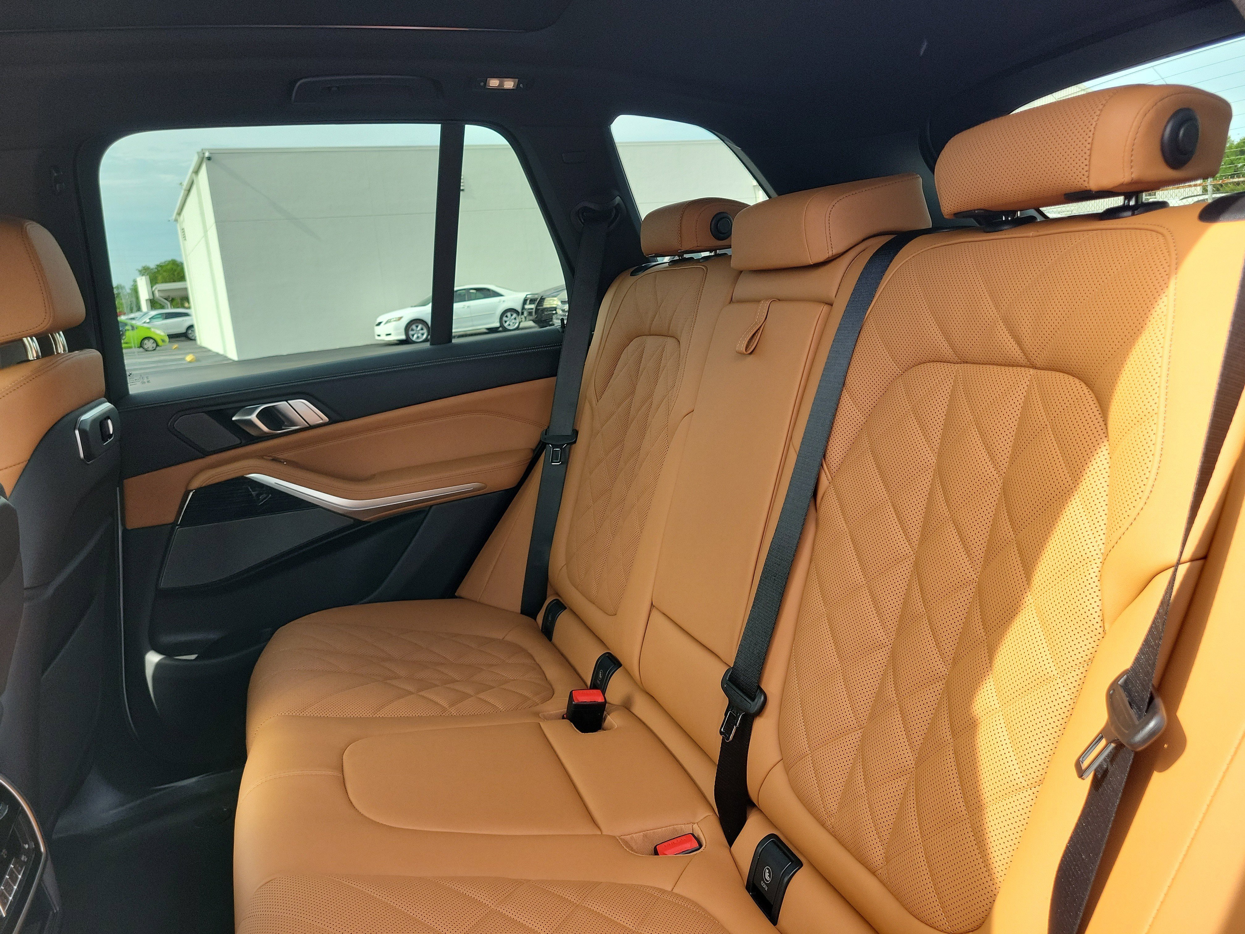 New 2026 BMW X5 xDrive40i w/ M Sport Package AWD/4WD image 8