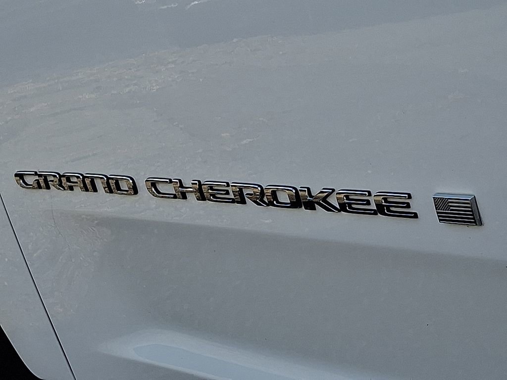 Used 2023 Jeep Grand Cherokee Laredo image 30