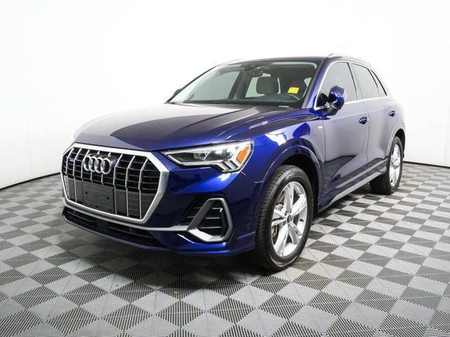Used 2023 Audi Q3 2.0T Premium w/ Convenience Package AWD/4WD image 31