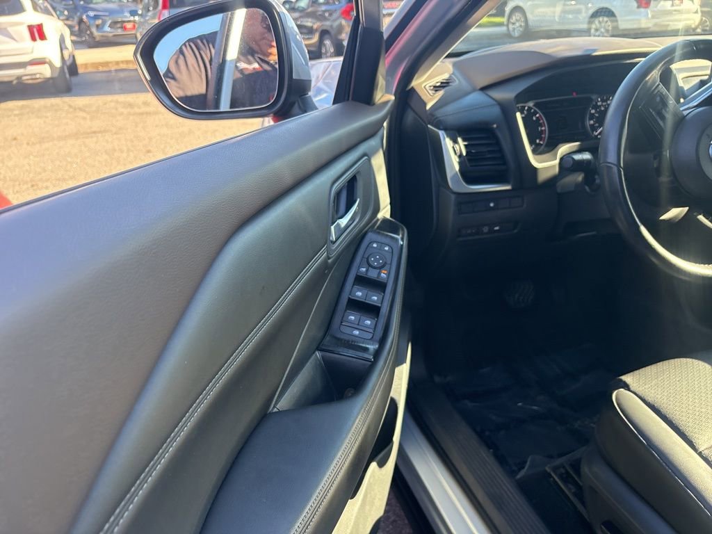 Used 2023 Nissan Rogue SV w/ SV Premium B Package image 19