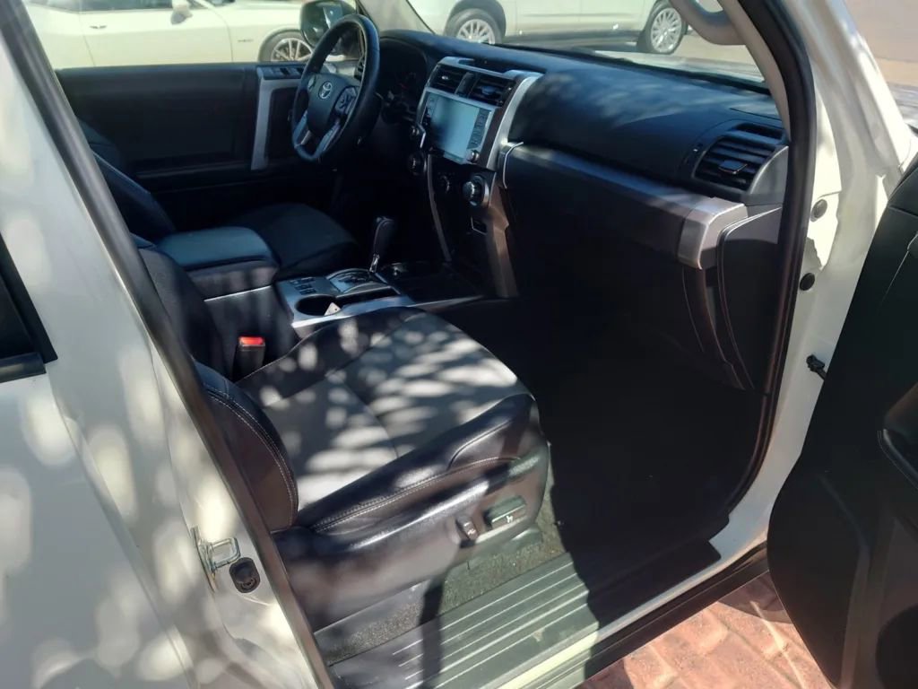 Used 2022 Toyota 4Runner SR5 Premium image 10