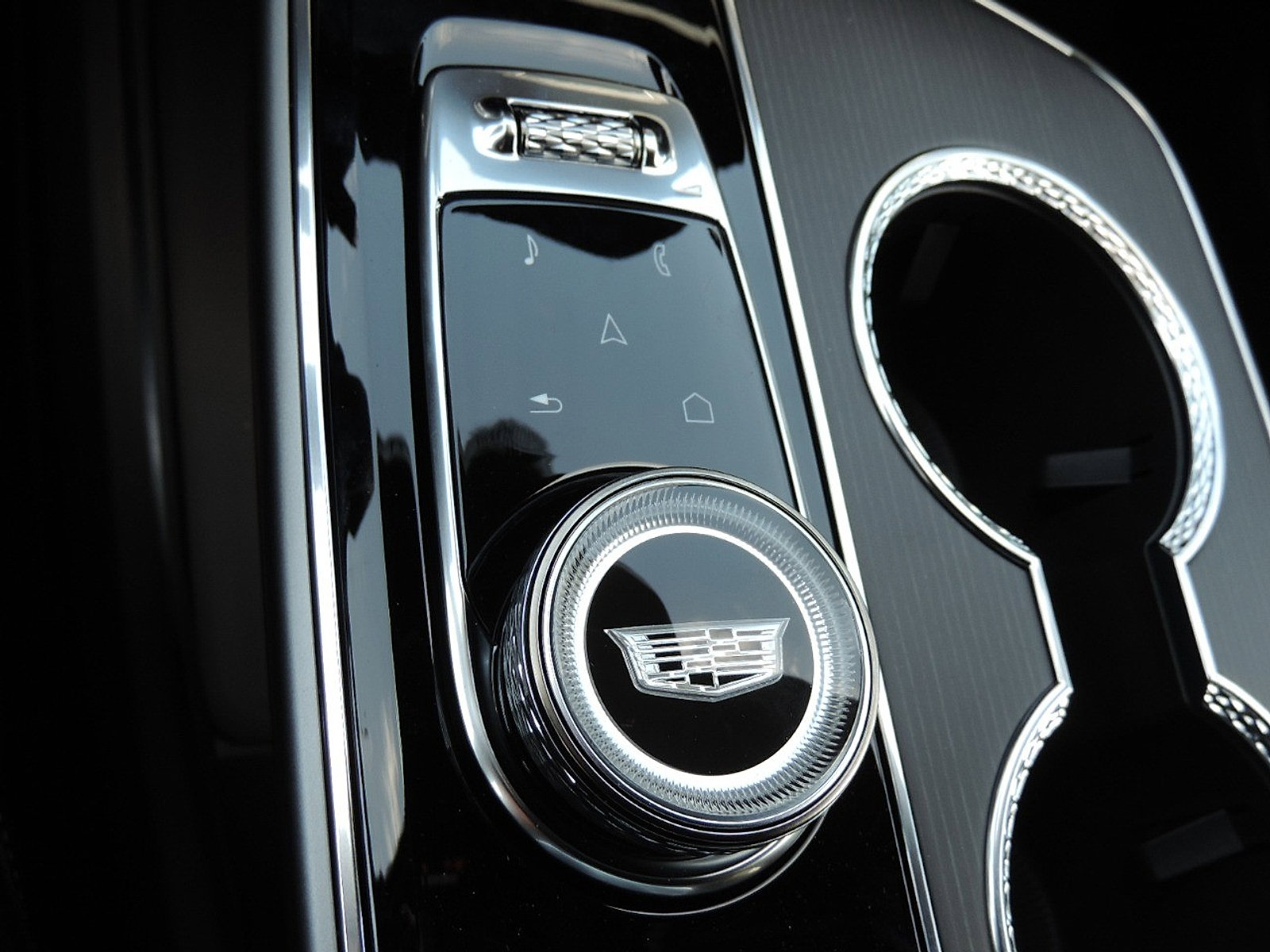 New 2025 Cadillac Lyriq Sport RWD image 20