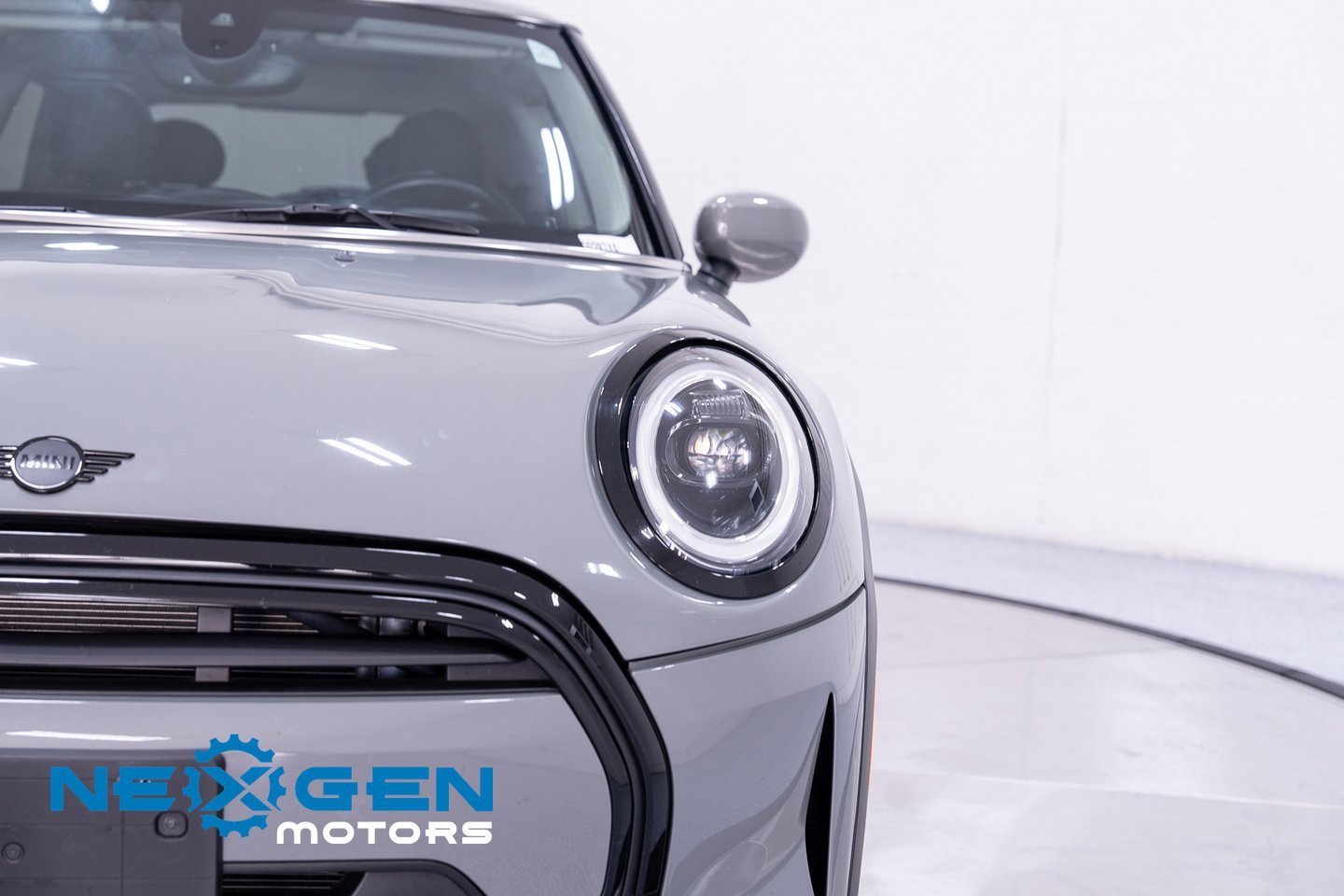Used 2023 MINI Cooper 2-Door Hardtop image 6