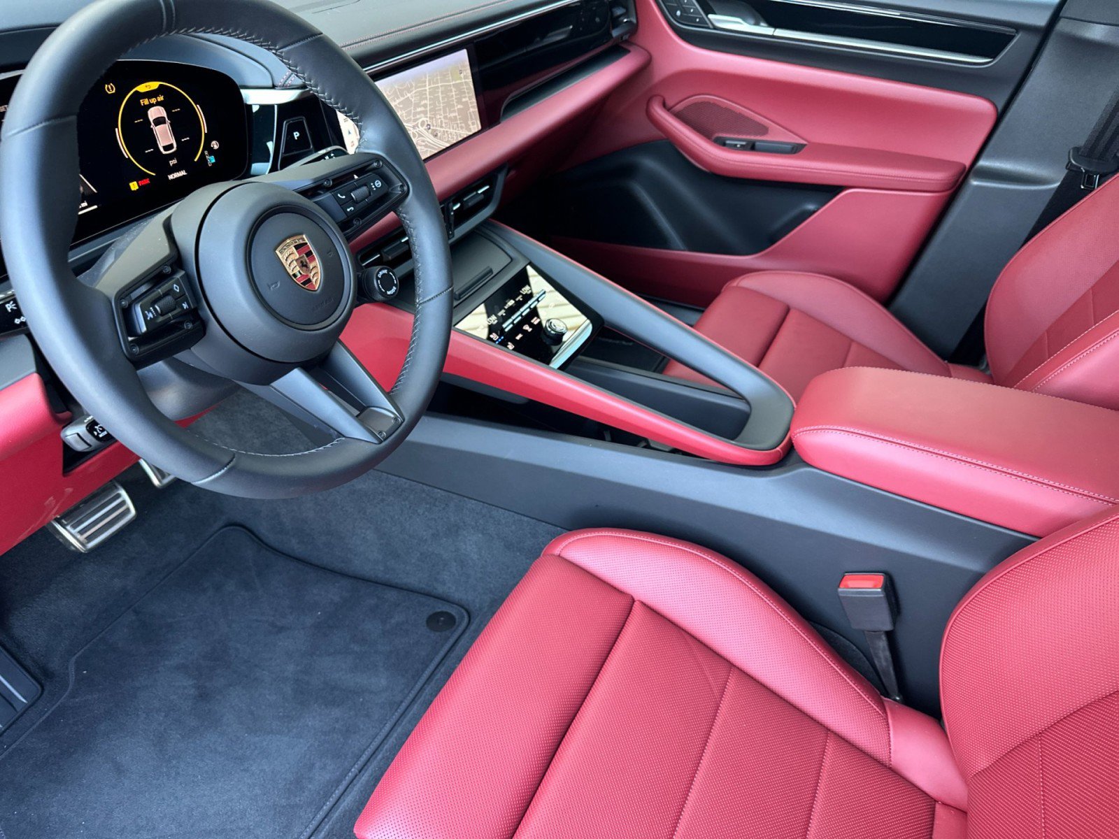 New 2025 Porsche Macan 4S Electric image 4