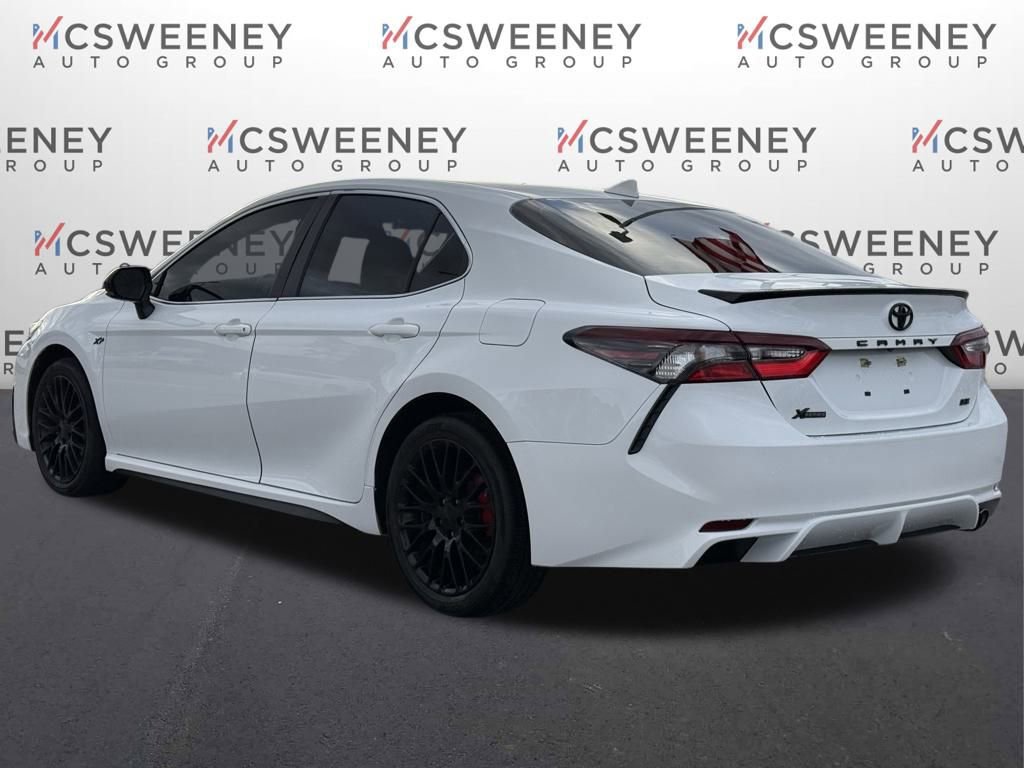 Used 2024 Toyota Camry SE image 3