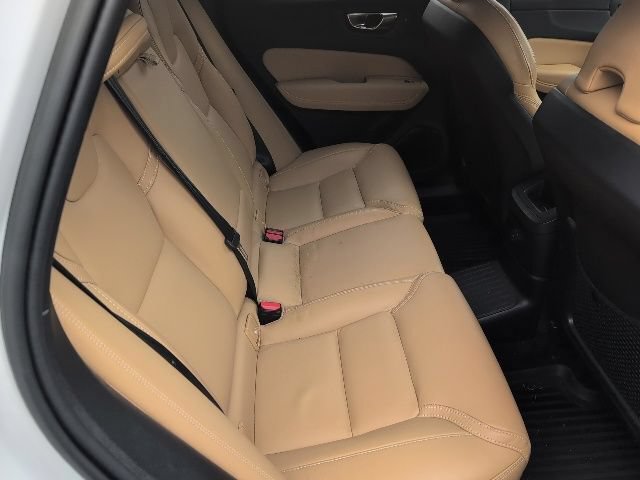 Used 2023 Volvo XC60 T8 Ultimate AWD/4WD image 13
