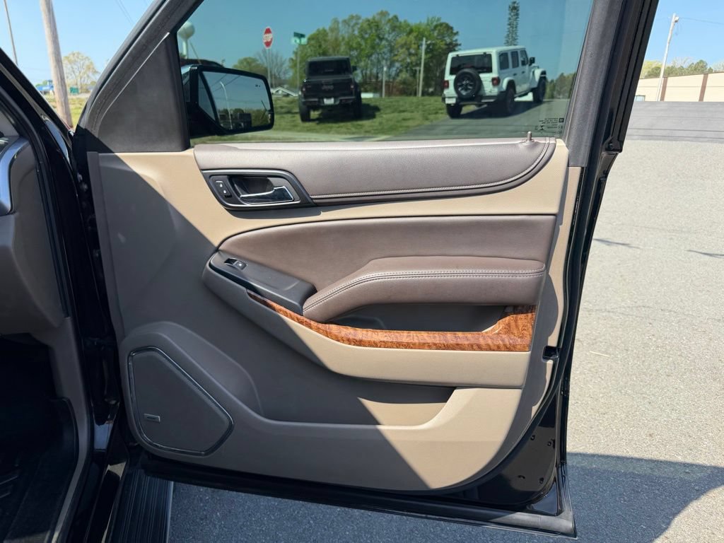 Used 2019 Chevrolet Suburban Premier AWD/4WD image 29