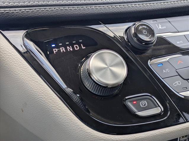 Used 2022 Chrysler Pacifica Touring-L FWD image 12