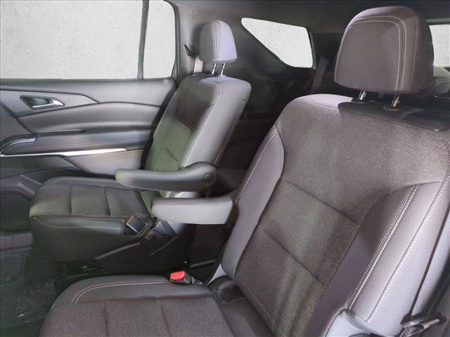 Used 2025 Chevrolet Traverse LT w/ Driver Confidence Package FWD image 18