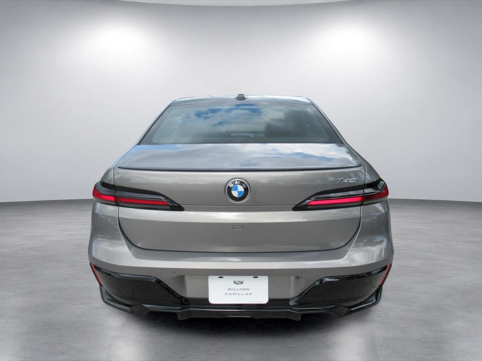 Used 2023 BMW 740i RWD image 6