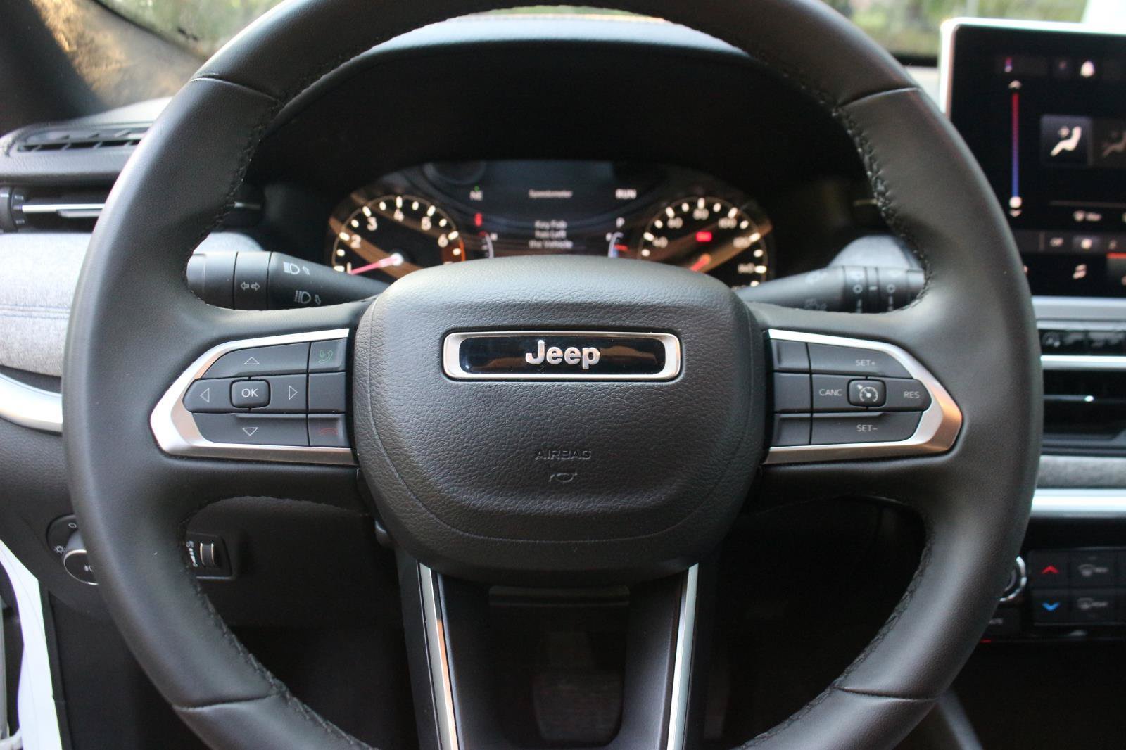 Used 2024 Jeep Compass Latitude AWD/4WD image 17