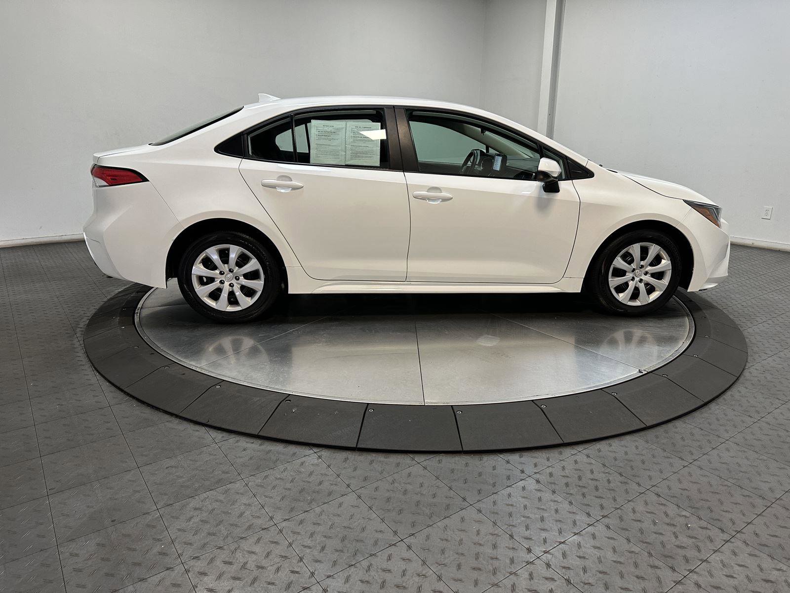 Used 2025 Toyota Corolla LE FWD image 15