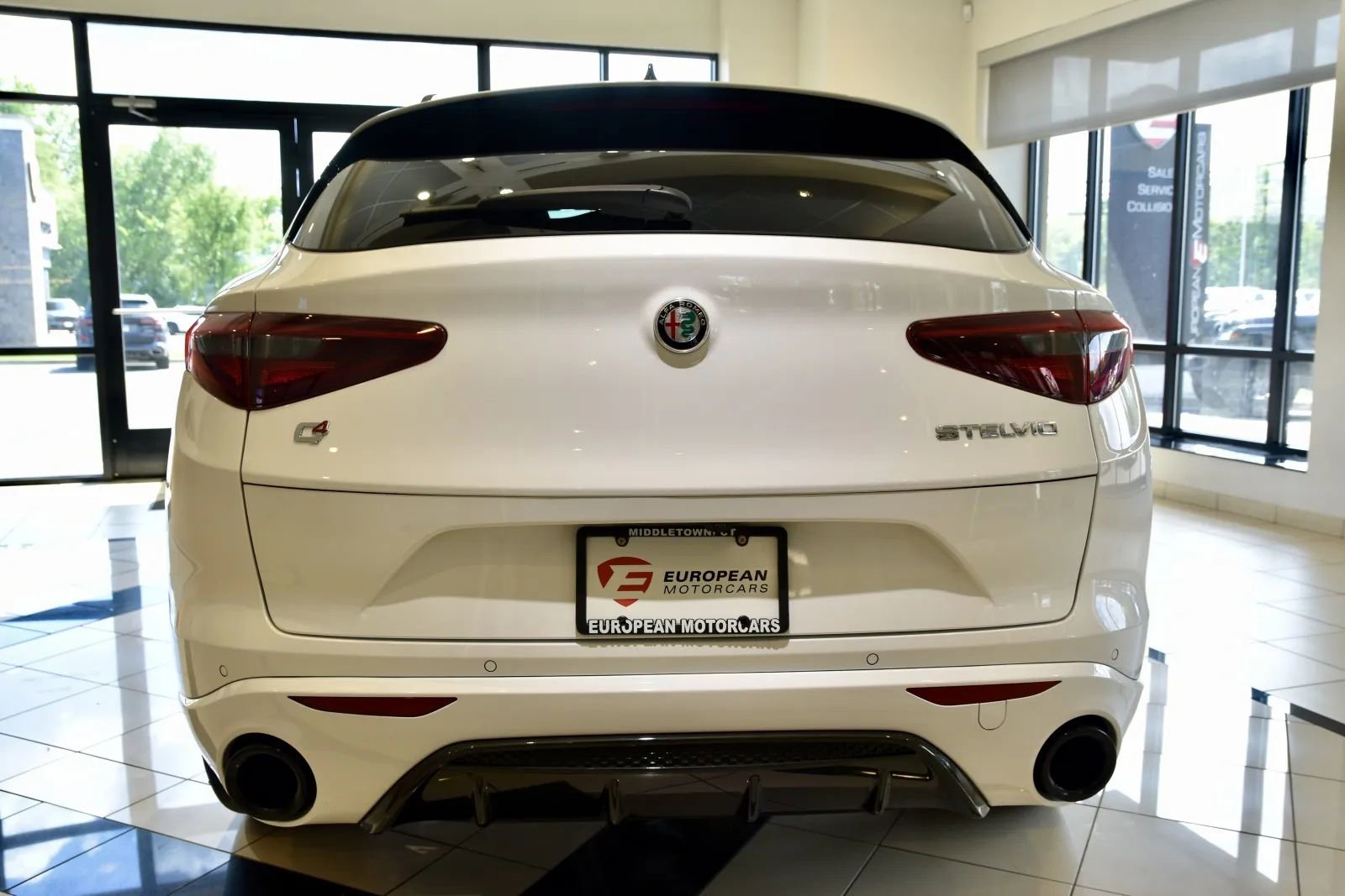 Used 2022 Alfa Romeo Stelvio Veloce image 5