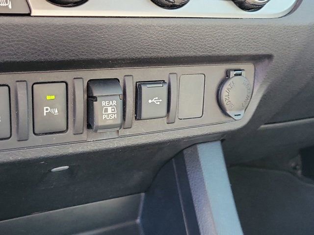 Used 2020 Toyota Tacoma SR5 RWD image 28