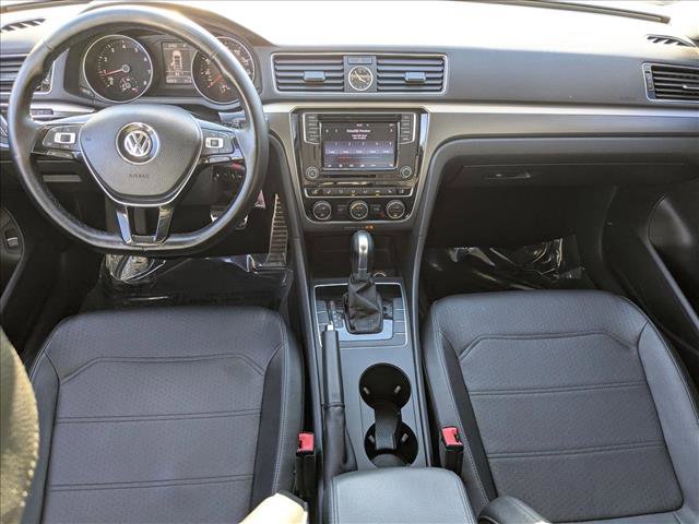 Used 2017 Volkswagen Passat 1.8T R-Line w/ R-Line Lighting Package image 15