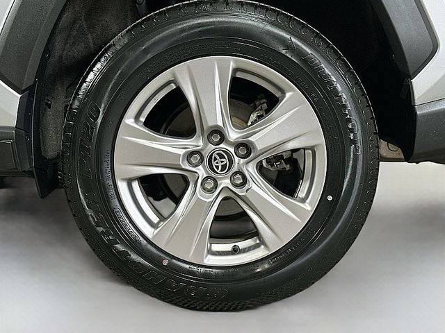 Used 2025 Toyota RAV4 XLE AWD/4WD image 30