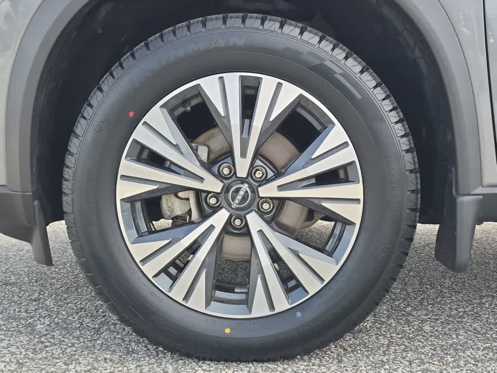 Used 2023 Nissan Rogue SV AWD/4WD image 6