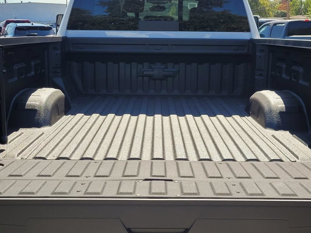 New 2026 Chevrolet Silverado 2500 ZR2 w/ LPO, Dark Essentials Package AWD/4WD image 6