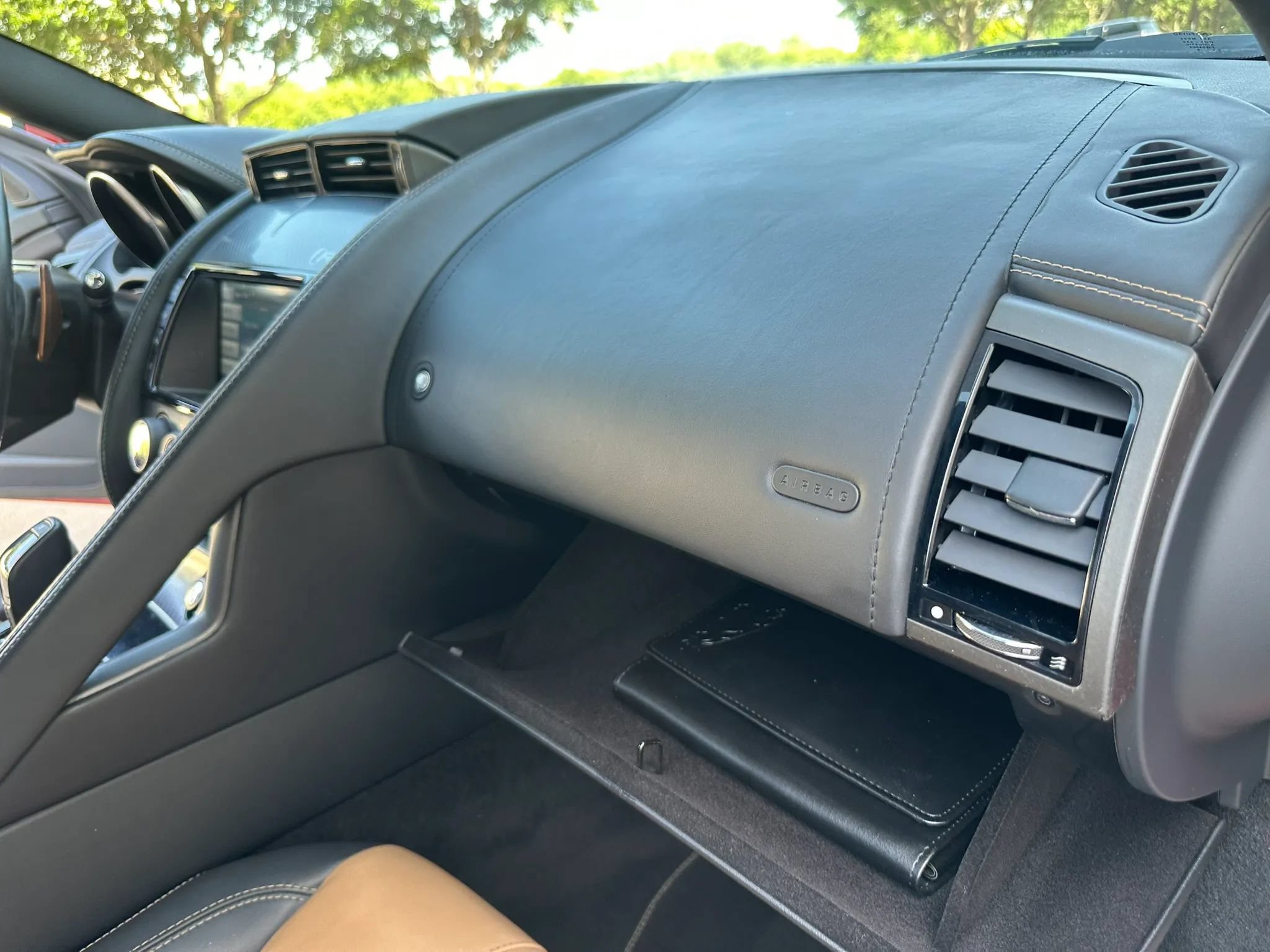 Used 2015 Jaguar F-TYPE R RWD image 24
