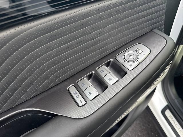Used 2024 Hyundai Palisade Calligraphy image 10