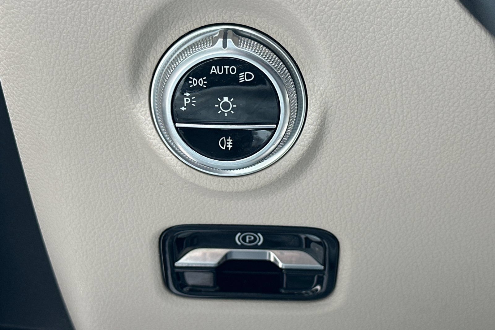 Certified 2022 Mercedes-Benz C 300 Sedan image 35