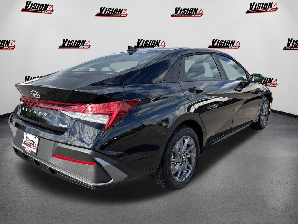 New 2026 Hyundai Elantra Hybrid FWD image 5