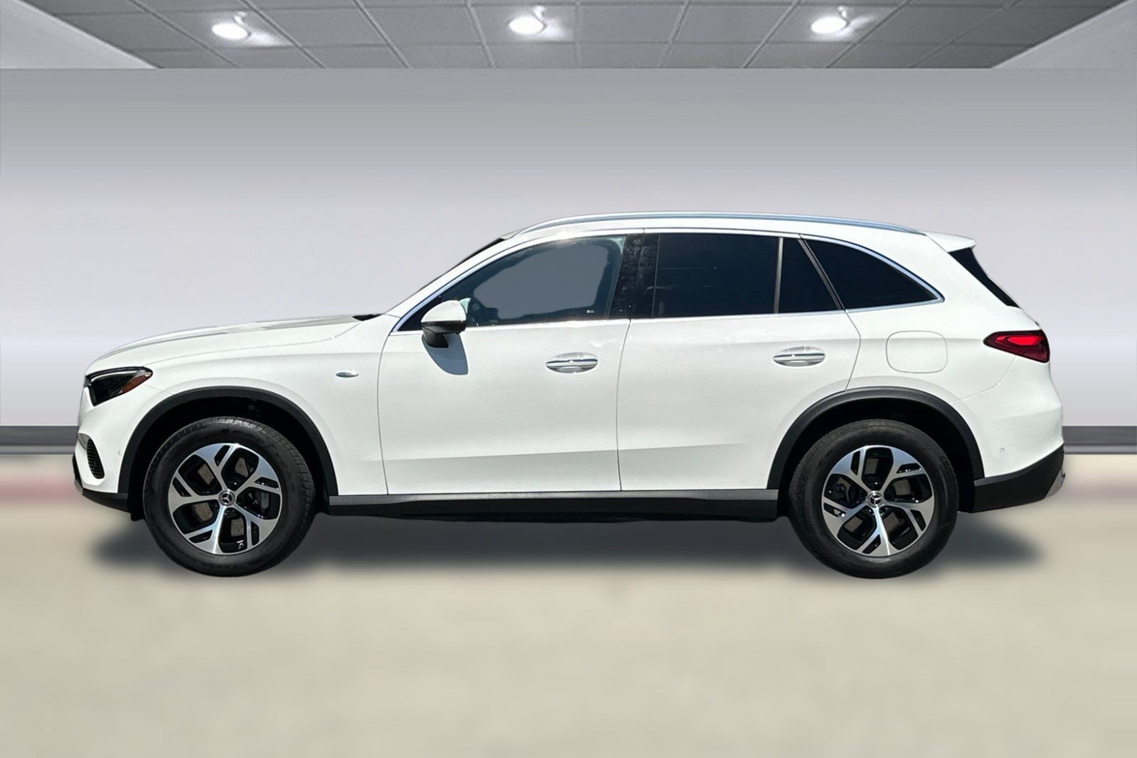New 2025 Mercedes-Benz GLC 350e 4MATIC image 2