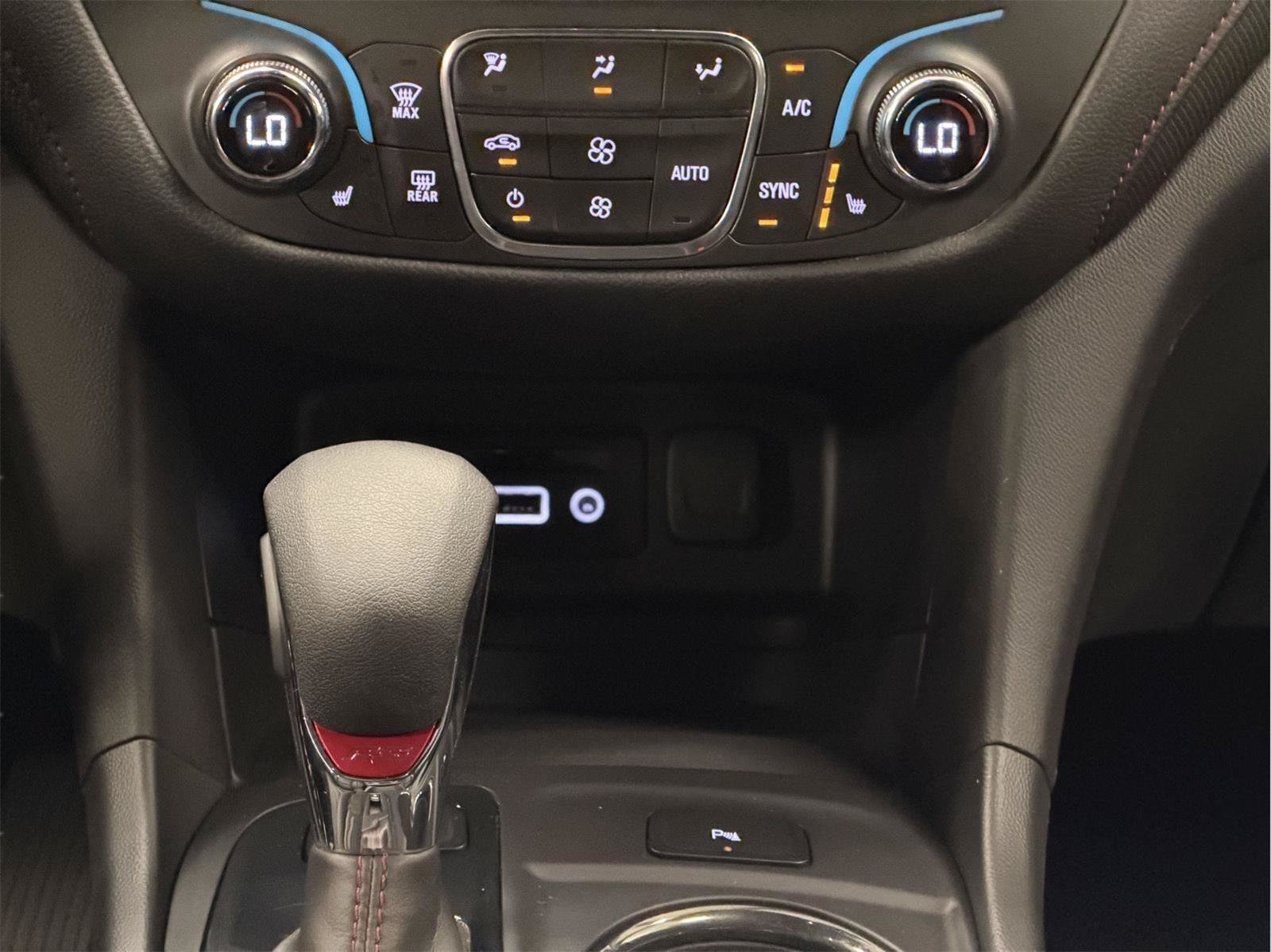 Used 2024 Chevrolet Equinox RS AWD/4WD image 40