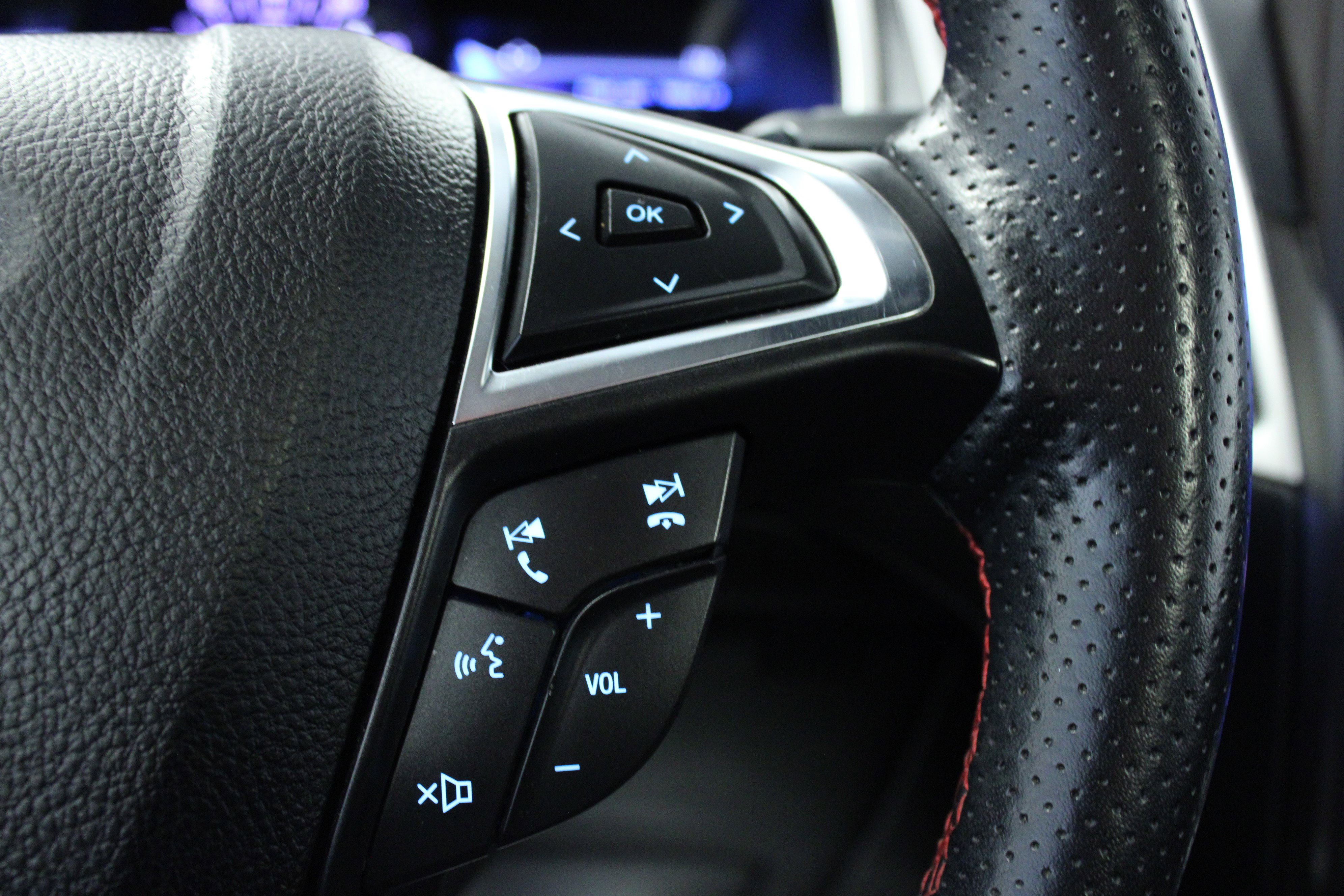 Used 2021 Ford Edge ST-Line w/ Class II Trailer Tow Package image 21