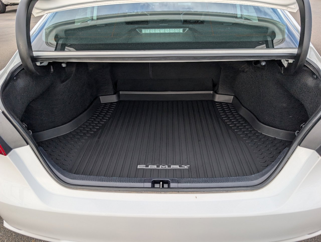 Used 2024 Toyota Camry SE FWD image 9