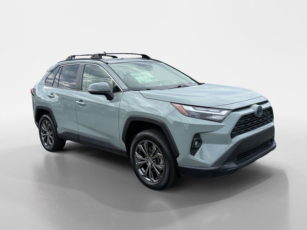 Used 2023 Toyota RAV4 XLE Premium image 8
