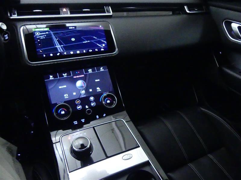 Used 2018 Land Rover Range Rover Velar R-Dynamic SE image 16