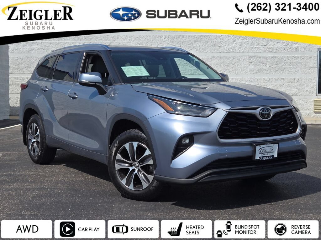 Used 2021 Toyota Highlander XLE AWD/4WD image 1