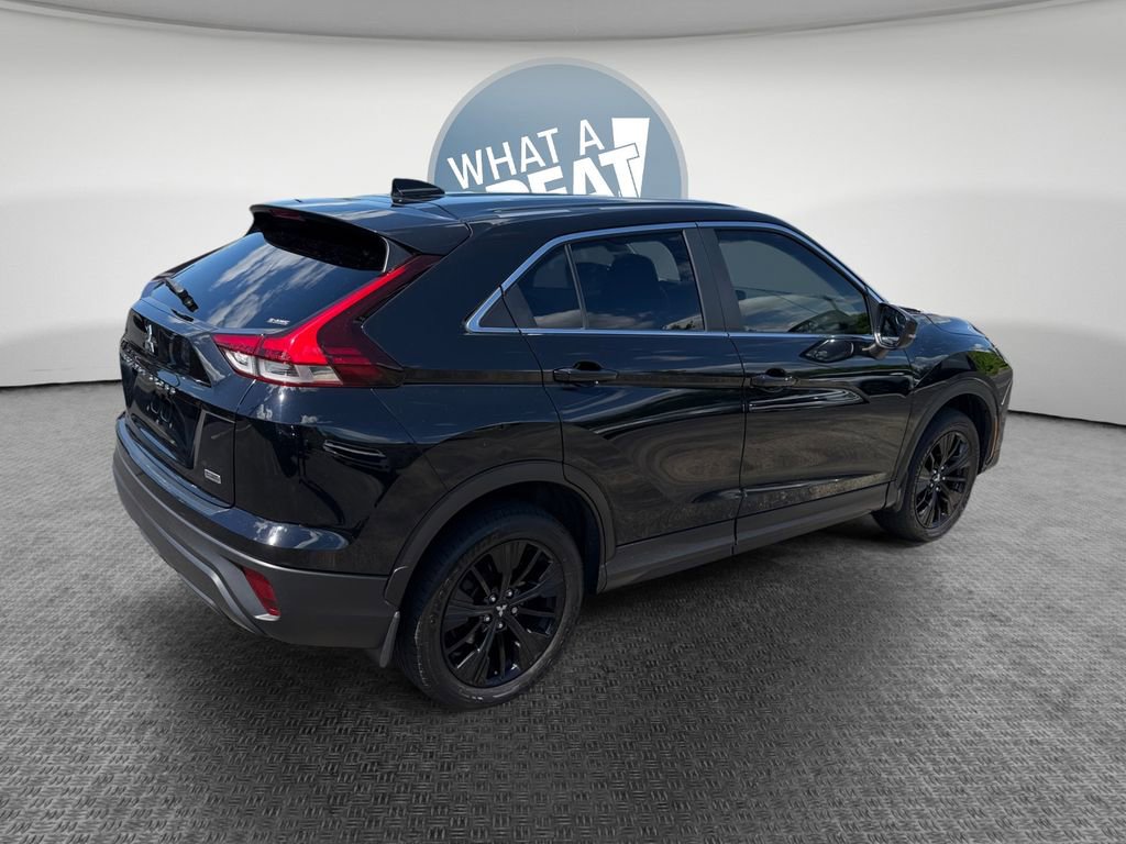 Used 2022 Mitsubishi Eclipse Cross LE AWD/4WD image 3