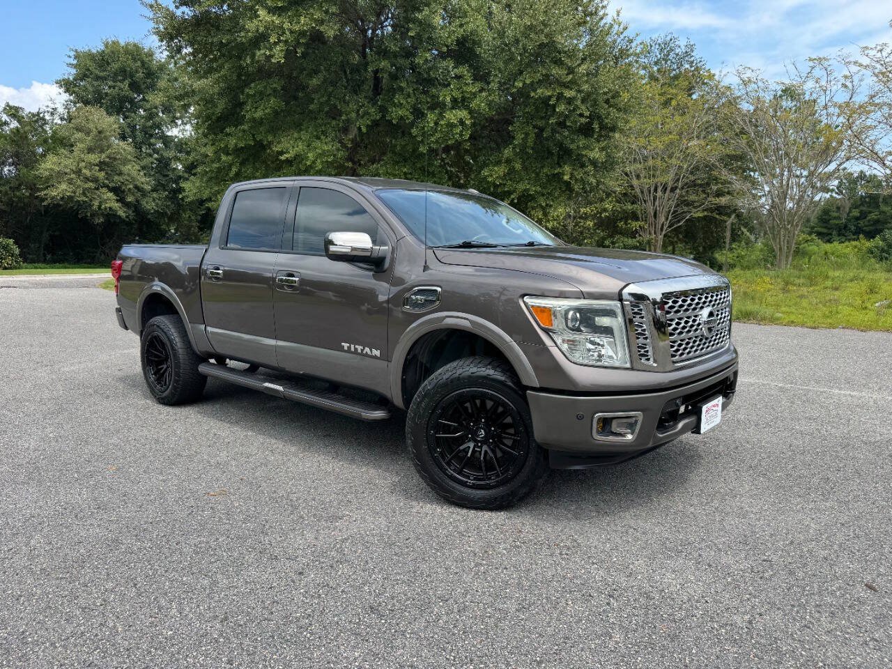 Used 2017 Nissan Titan Platinum Reserve AWD/4WD image 8