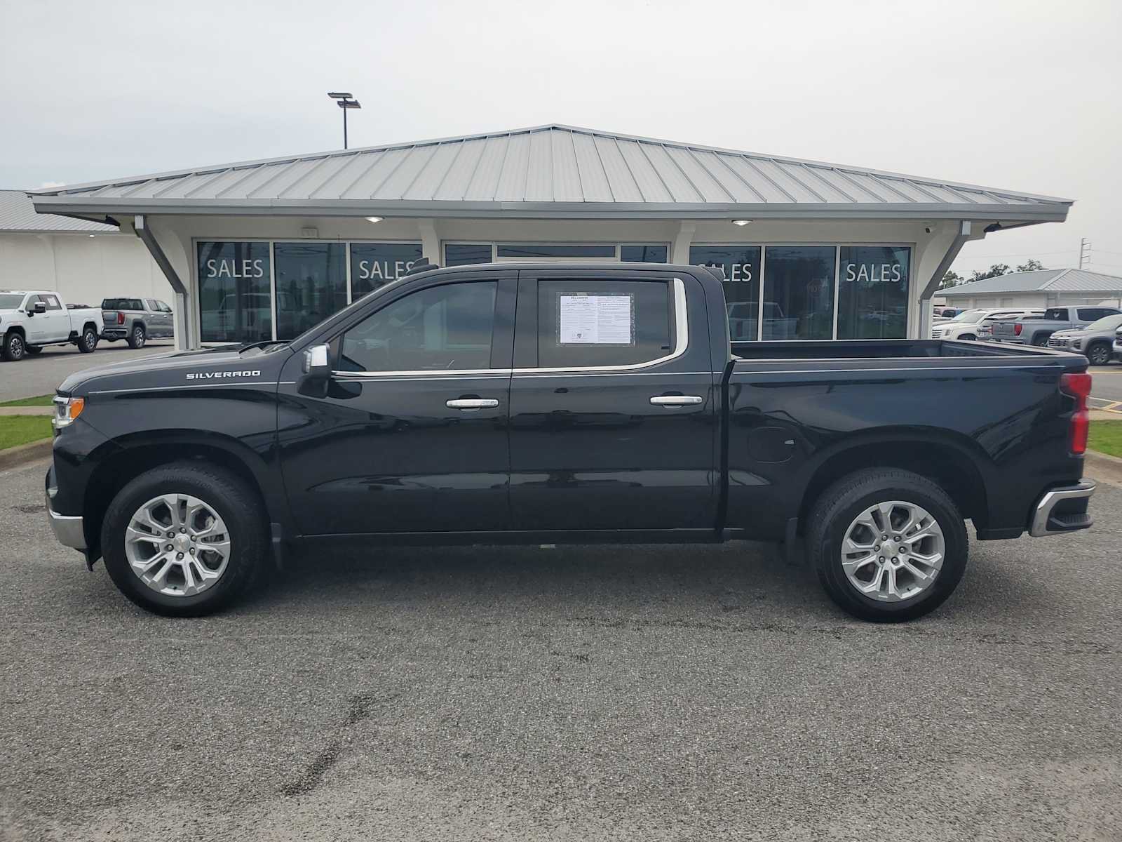 Used 2024 Chevrolet Silverado 1500 LTZ w/ LTZ Convenience Package II RWD image 2
