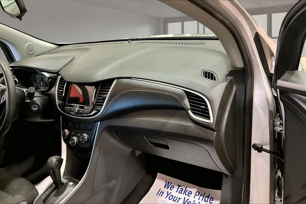 Used 2018 Chevrolet Trax LS FWD image 16