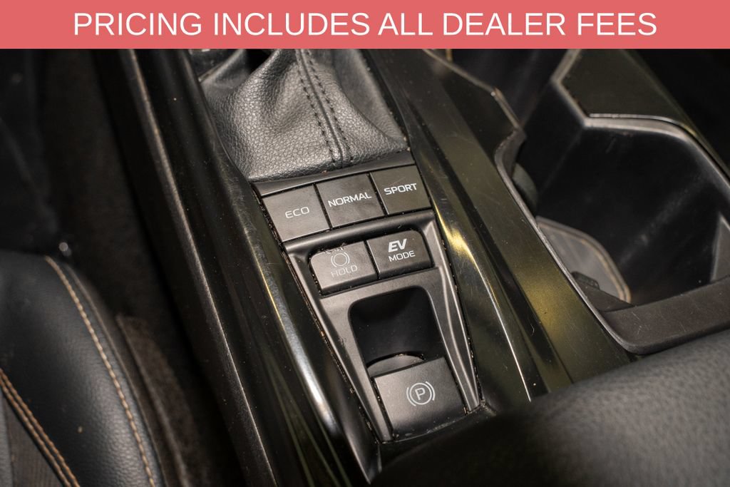 Used 2025 Toyota Camry SE FWD image 16