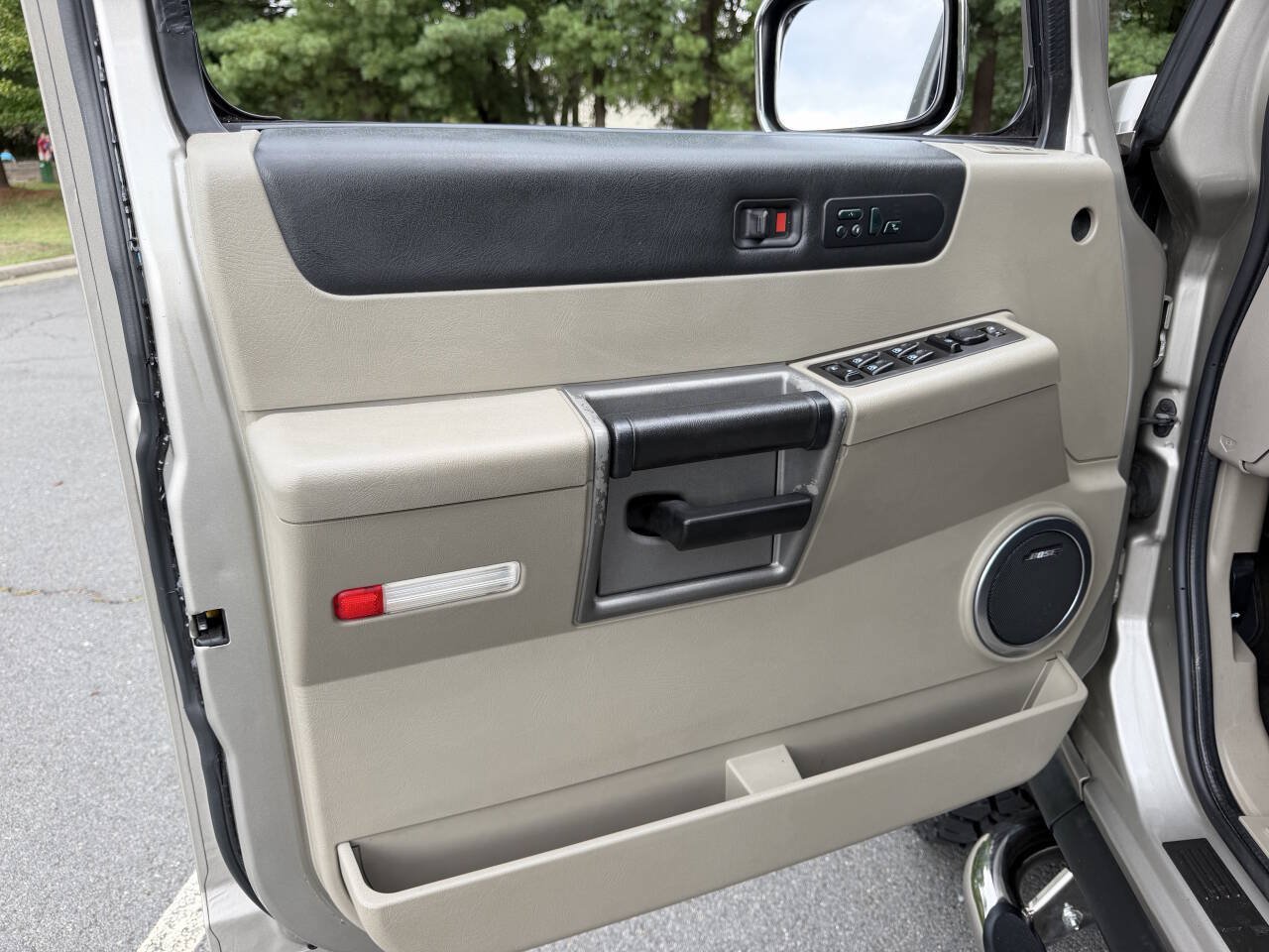 Used 2003 HUMMER H2 w/ Preferred Equipment Group AWD/4WD image 9