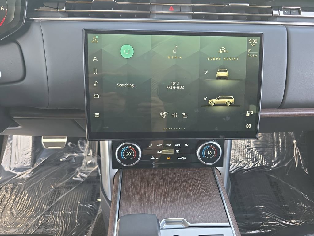 Used 2023 Land Rover Range Rover SE image 21