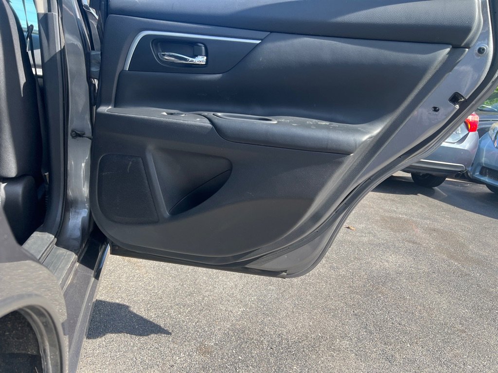 Used 2016 Nissan Altima 2.5 SR image 12