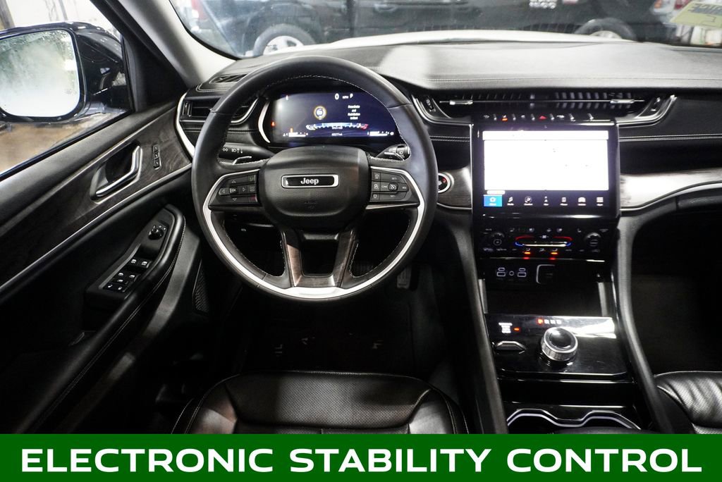 Used 2023 Jeep Grand Cherokee Limited w/ Luxury Tech Group II image 11