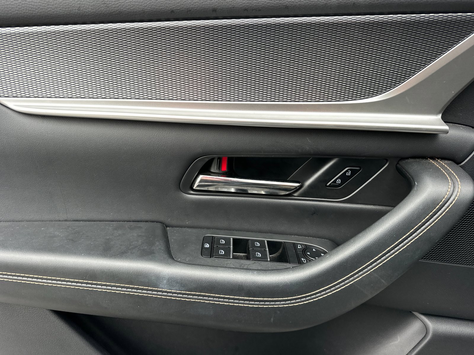 Certified 2025 MAZDA CX-90 Plug-In Hybrid w/Premium Sport image 11