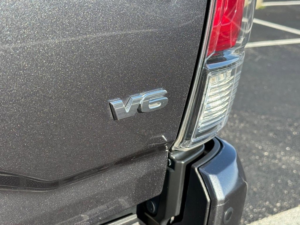 Certified 2022 Toyota Tacoma Limited image 8