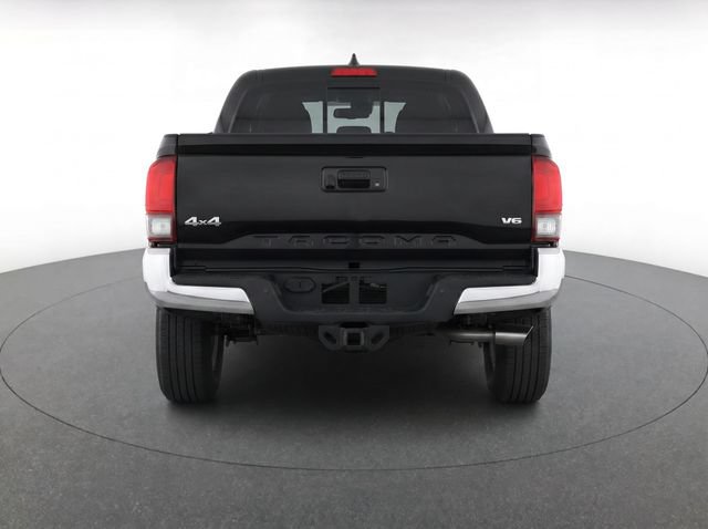 Used 2018 Toyota Tacoma SR5 AWD/4WD image 7
