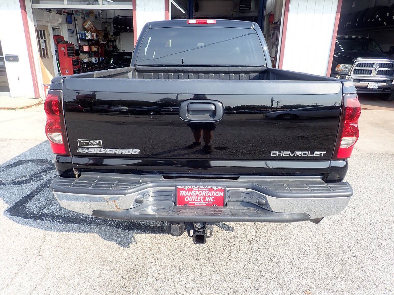 Used 2005 Chevrolet Silverado 2500 LT w/ Heavy-Duty Power Package AWD/4WD image 16