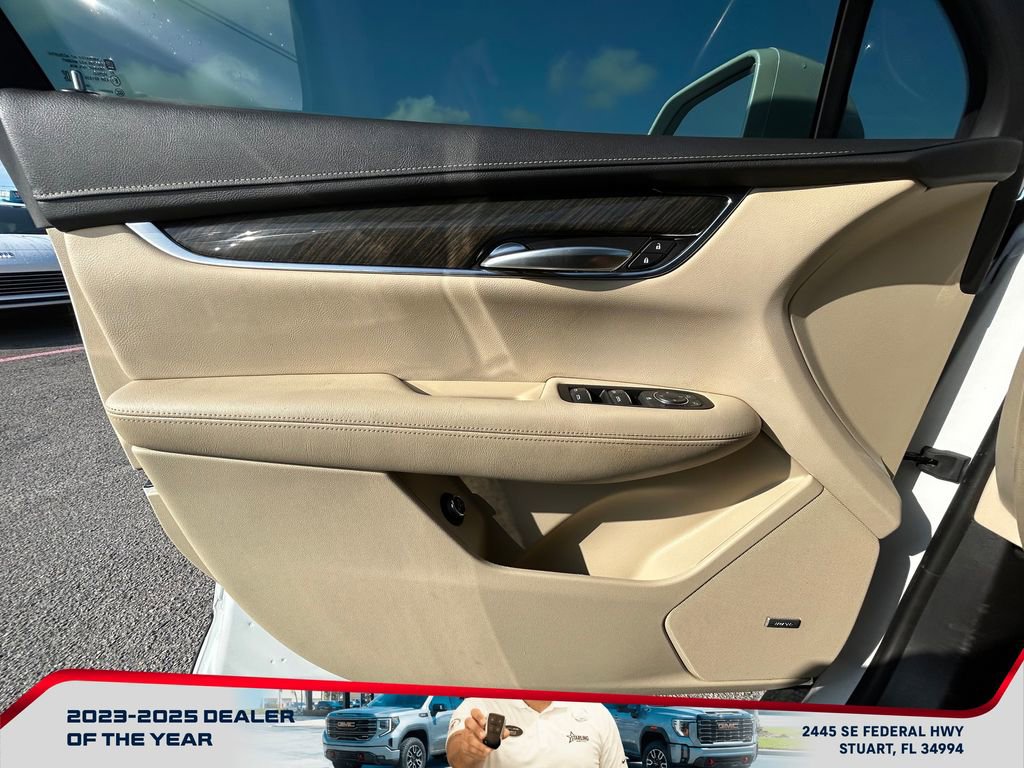 Used 2018 Cadillac XT5 FWD image 25