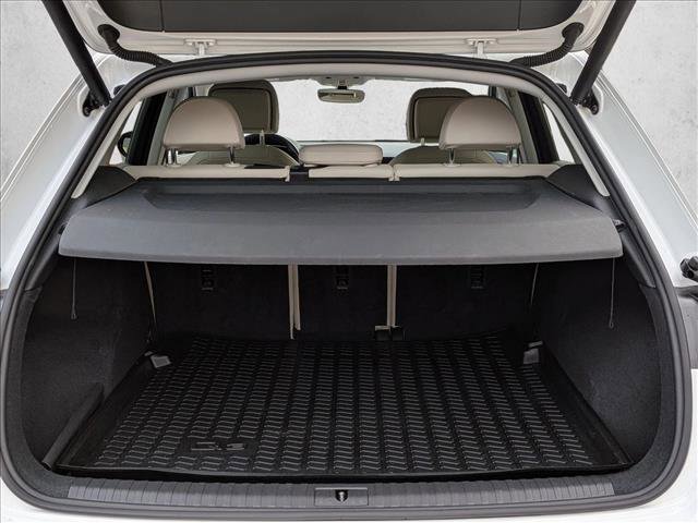 Used 2020 Audi Q3 2.0T Premium w/ Convenience Package image 6