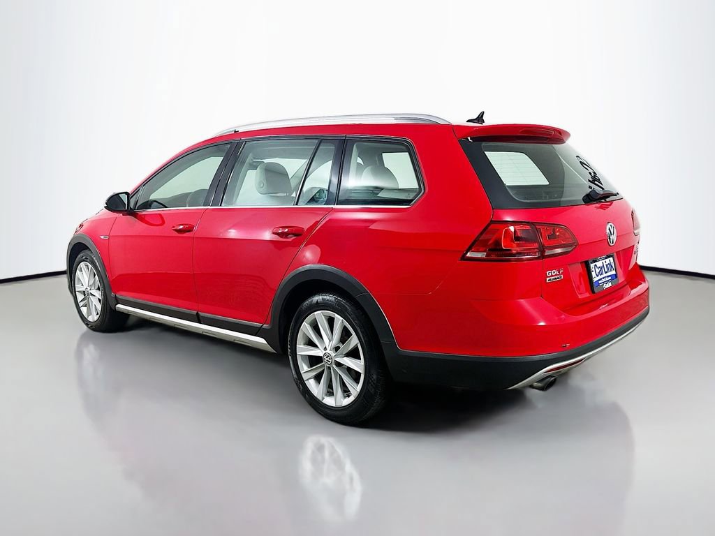 Used 2017 Volkswagen Golf Alltrack S image 5