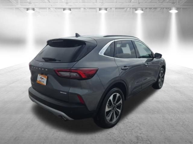 Used 2025 Ford Escape Platinum image 11